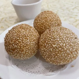Sesame Ball with Lotus
