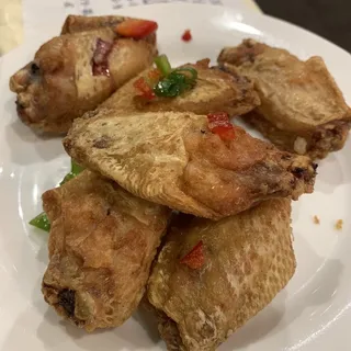 Salt and Pepper Fried Chicken Wings