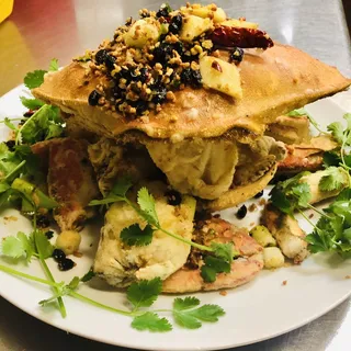 Golden Egg Live Dungeness Crab