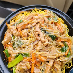 Pan fried noodles with pork