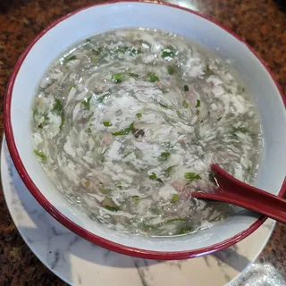 E6. Minced Beef and Egg White Soup 西湖牛肉𡙡