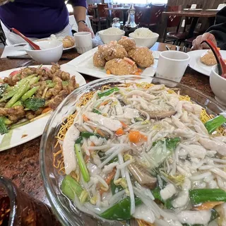 N7. Shredded Chicken Pan-Fried Noodle 雞絲炒面