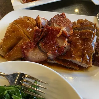 R2. Soy Sauce Chicken 玫瑰雞