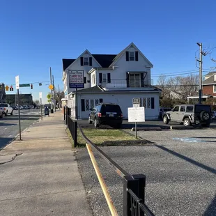a view of a street corner