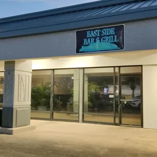 Storefront - between Safeway and Hawaii State Federal Credit Union (3-13-23)