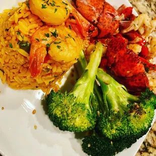 Grilled lobster, steamed broccoli, &amp; seafood rice!!