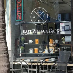 Cozy. Perhaps this is the Long Beach or Orange County vibe