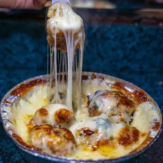 Cheesy Garlic Knots