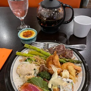 Sunday brunch buffet. FABULOUS.