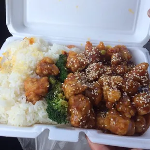 Sesame chicken lunch special