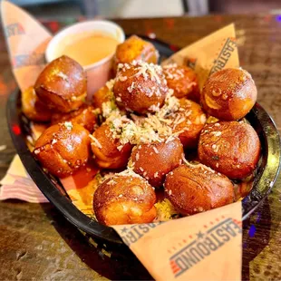 Pretzel bites with queso