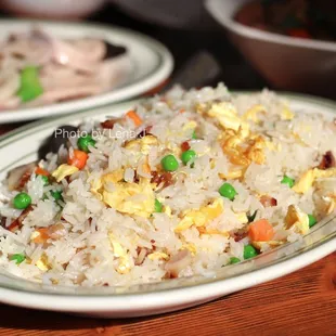 Smoked Pork Fried Rice 猪肉炒饭 ($15.99)