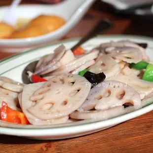 F3 Stir Fried Lotus Root Black Fungus 莲藕月色 ($15.99) - pretty tasty. The lotus root is pretty crunchy still.