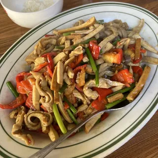 Stir-Fried Shredded Tripe with Wugang Tofu