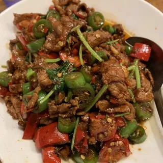Stir-Fried Lamb with Pepper and Cilantro
