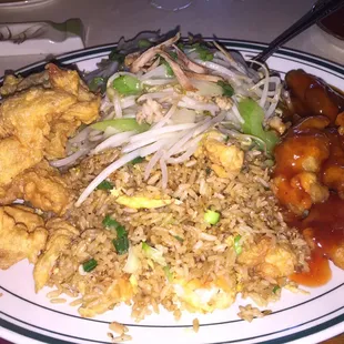 Shrimp combination dinner with s/s chicken, shrimp fried rice and chow mein mm