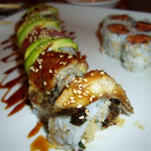 Travelling Foodie Eats: World Series Roll -Soft shell crab tempura inside, tuna, eel, avocado outside