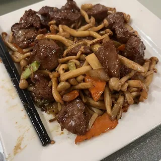 Assorted Mushroom Pepper Steak