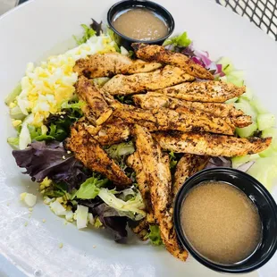 House salad with grilled chicken (upcharge)