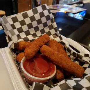 Cheesesticks came out hot and gooey; like cheesesticks are supposed to. Excellent job.