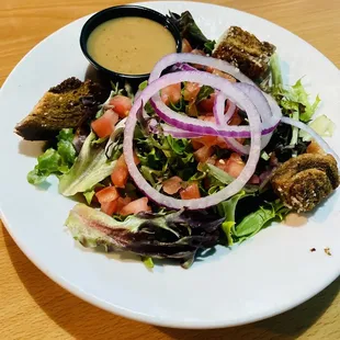 House salad was fresh and crisp