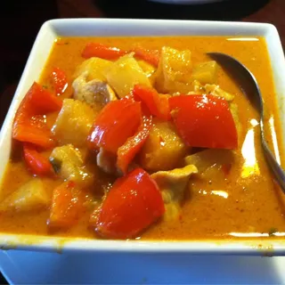 9D. Pineapple Red Curry