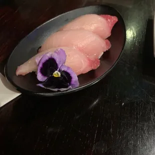 Yellowtail nigiri