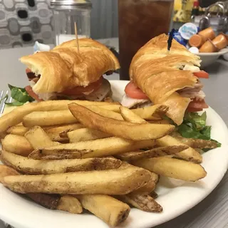 So Cal Turkey Club Sandwich