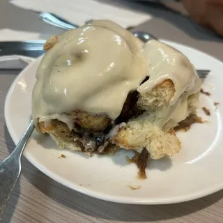 Jumbo Cinnamon Roll