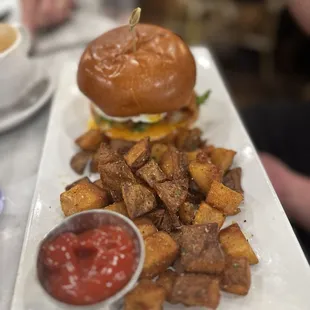 Fried chicken with house potatoes