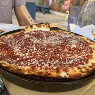 Pan Crust Pizza (14&quot;, 8 generous slices, enough to feed 4 people)