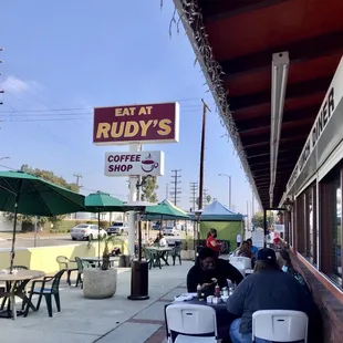 Eat at Rudy's Outdoor Dining