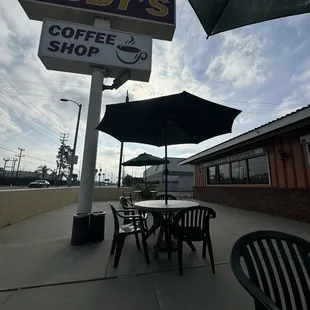 Outdoor dining area. Fury family members are welcomed to join you as well.