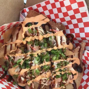 Poke wonton nachos