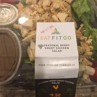 Salad with clearly labeled macros