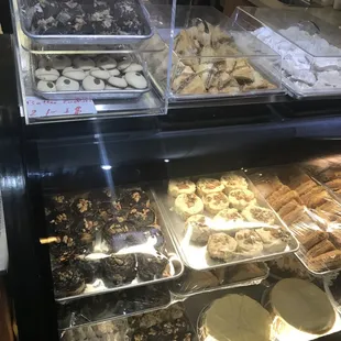 Dessert case