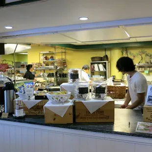 EAT HONOLULU kitchen