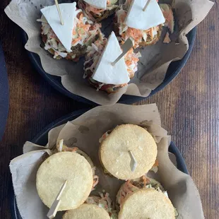 Montadito de Tostones/Arepitas 2x2