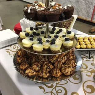 Mini Deserts-Macaroons, Cheesecake and Brownies