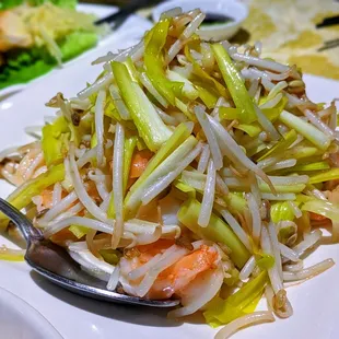 韭黃蝦仁（Stir-fried Peeled Shrimps with Yellow Leaks &amp; Bean Sprouts）