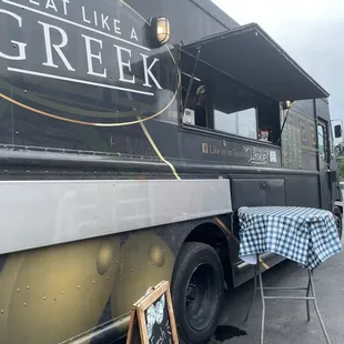 a black food truck