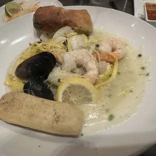 Seafood Linguini