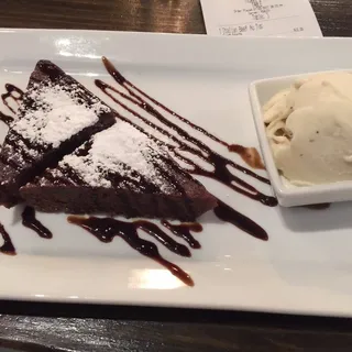 Flourless Chocolate Cake with Vanilla Gelato