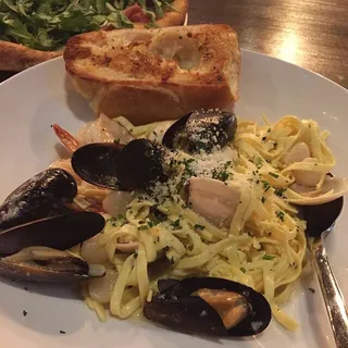 Seafood Linguini