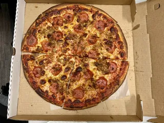 Lucero's Pizza