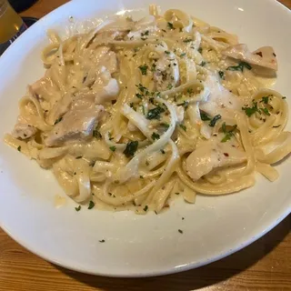 Fettuccine Alfredo Pasta