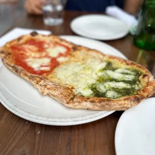 Tricolore pizza