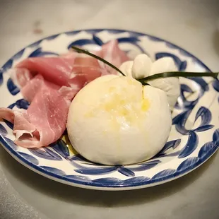 Burrata con Prosciutto