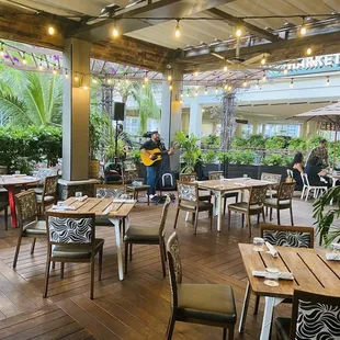 It's was slow at first. But nice ambiance.