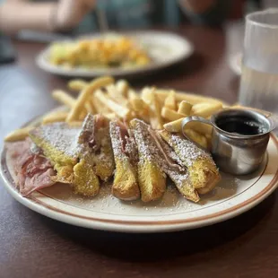 Monte Cristo Sandwich